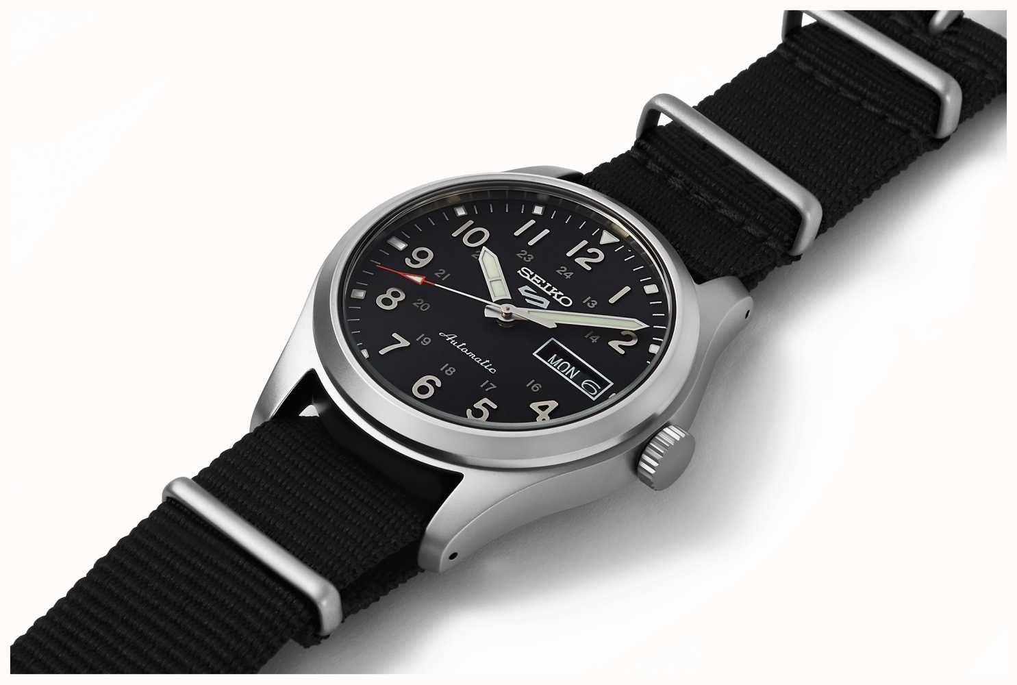 Seiko 5 Sportplatz Schwarzes Nylonband SRPG37K1 - First Class Watches™ DEU